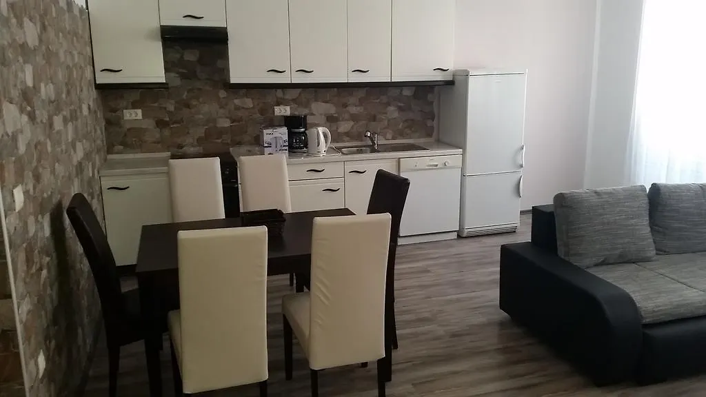 Apartments Maletic Pula 0*,  Croacia
