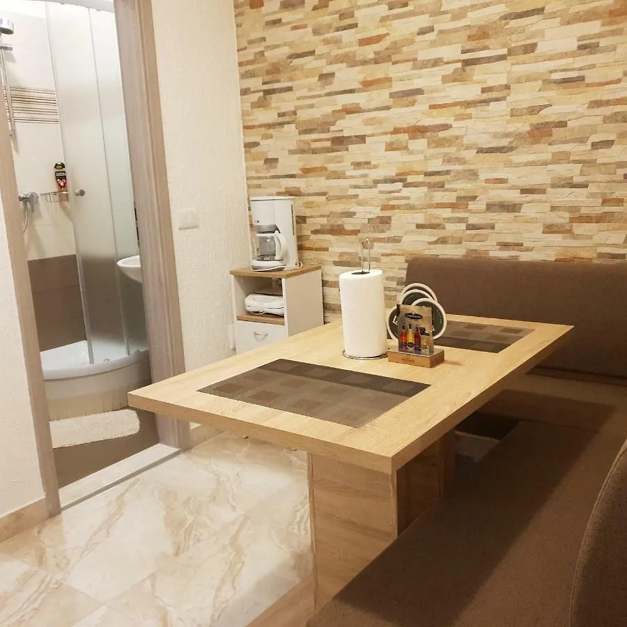 Apartments Maletic Pula 0*,  Croacia