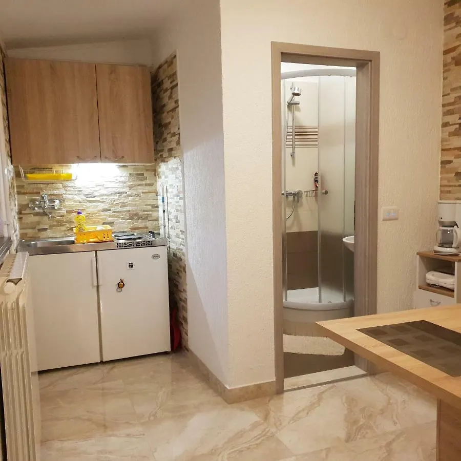 Apartments Maletic Pula 0*,