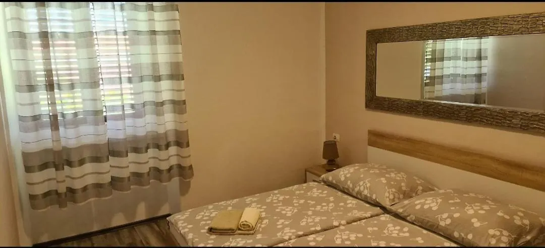 פולה Apartments Maletic